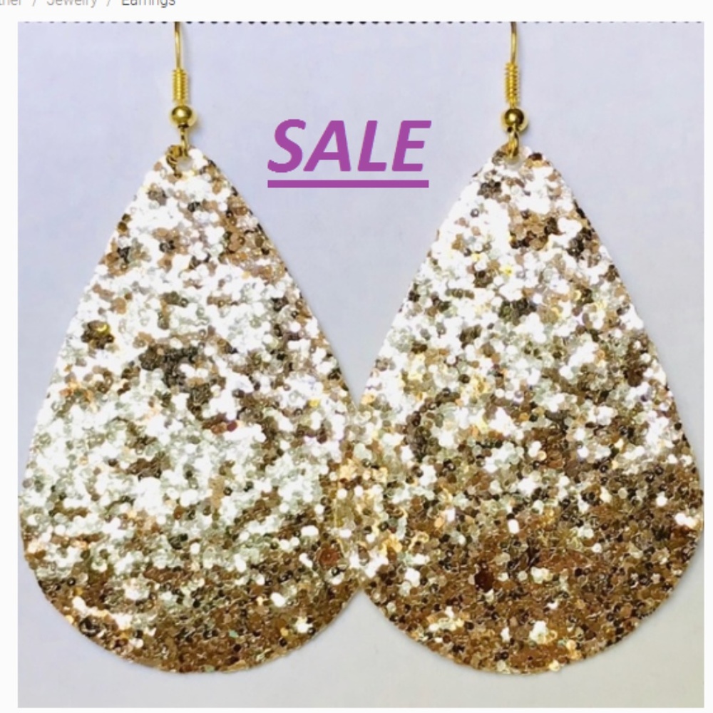 Clearance 🤩Last one!! Flint+Feather Ear rings - Picture 3 of 3